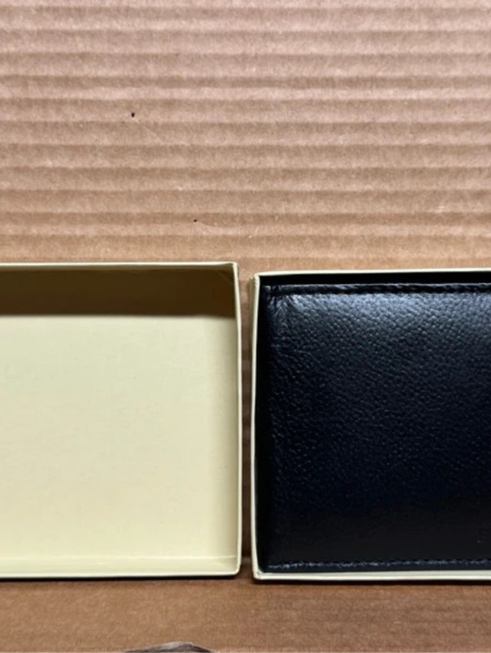 Estalon Men’s Black Leather Bifold Wallet